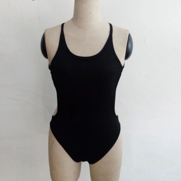 🔹New🔹Multi-String Back Monokini - Picture 2 of 4